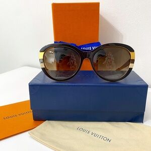 LOUIS VUITTON Soupçon SUNGLASSES  +  (case & box)